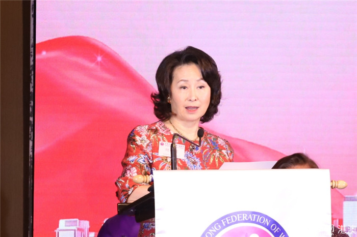 香港各界婦女聯(lián)合協(xié)進(jìn)會主席何超瓊致辭。人民網(wǎng) 陳曉琳 攝