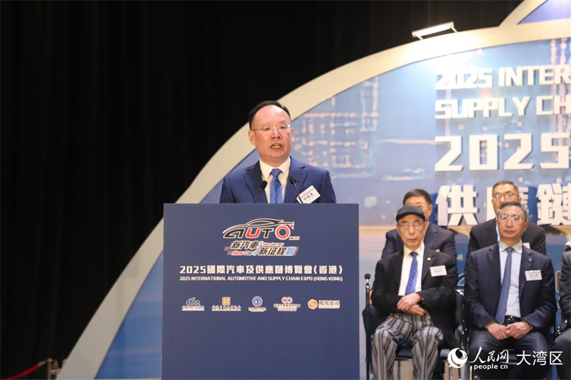 中國第一汽車集團(tuán)有限公司董事長邱現(xiàn)東致辭。人民網(wǎng) 嚴(yán)小晶攝